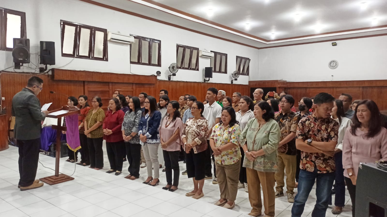 Pengurus Baru GKJ Klasis Pekalongan Barat Dilantik, Siap Mengukir Sejarah Pelayanan! 1 WhatsApp Image 2025-03-22 at 22.17.16