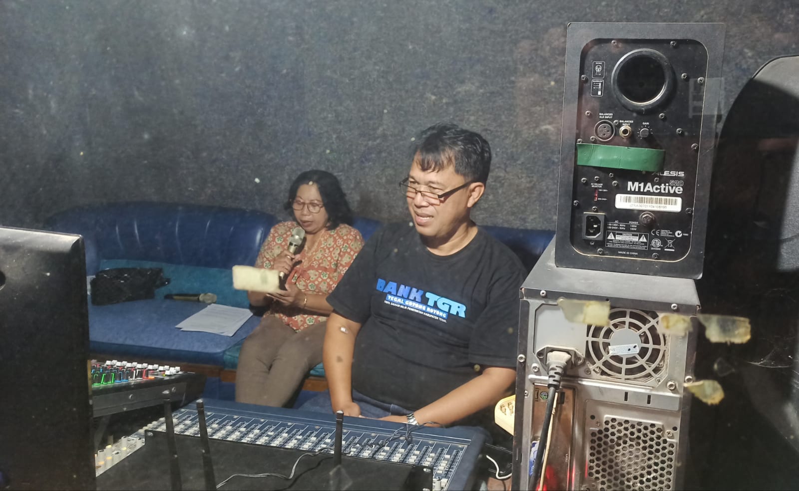 Radio Slawi FM Menjadi Jembatan Lintas Agama dengan Siaran Inspiratif 1 WhatsApp Image 2025-03-24 at 14.37.06