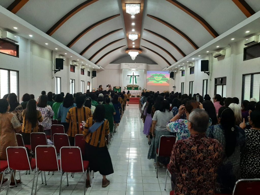 Terang dari Citeureup: Perempuan Gereja yang Menolak Padam di Tengah Gelap Dunia 2 WhatsApp Image 2025 10 06 at 21.40.57