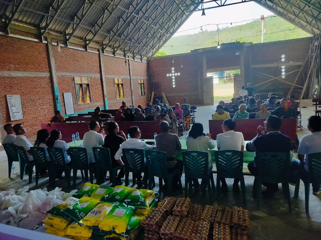 Asosiasi Pendeta Indonesia (API) Kota Padangsidimpuan Gelar Aksi Kemanusiaan Lintas Iman di Desa Labuan Rasoki 2 WhatsApp Image 2025 10 25 at 13.58.00 1